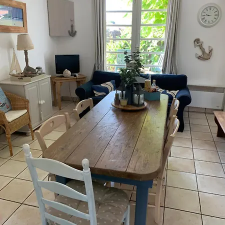 Les Cigales 2 Bedroom