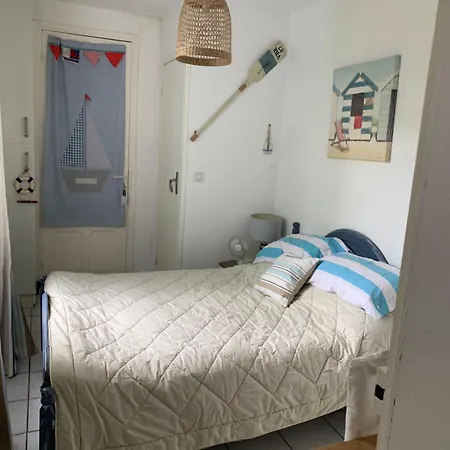 Les Cigales 2 Bedroom Léon